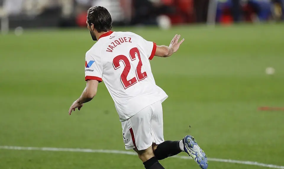 Franco V&aacute;zquez celebra el segundo gol de su equipo ante el Elche. / Jose Manuel Vidal