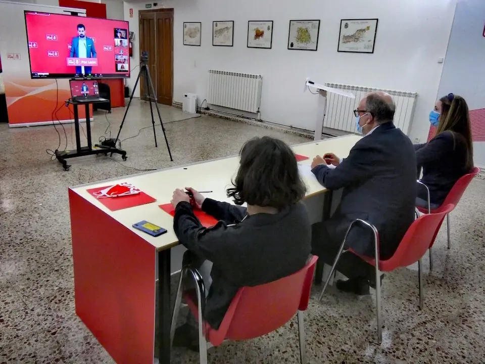 El secretario del PSOE de Castilla y Le&oacute;n, Luis Tudanca, participa en el Comit&eacute; Ejecutivo del PSOE de &Aacute;vila. / E. PRESS
