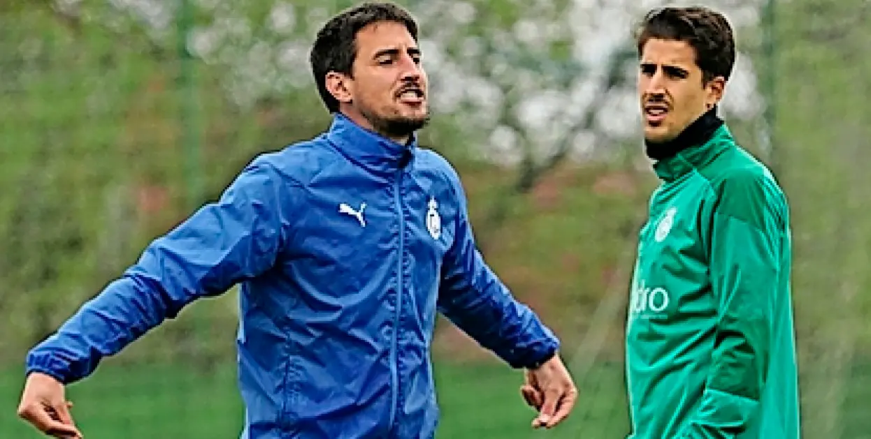 Aritz Solabarrieta, junto a Alberto Villapalos. / hardy
