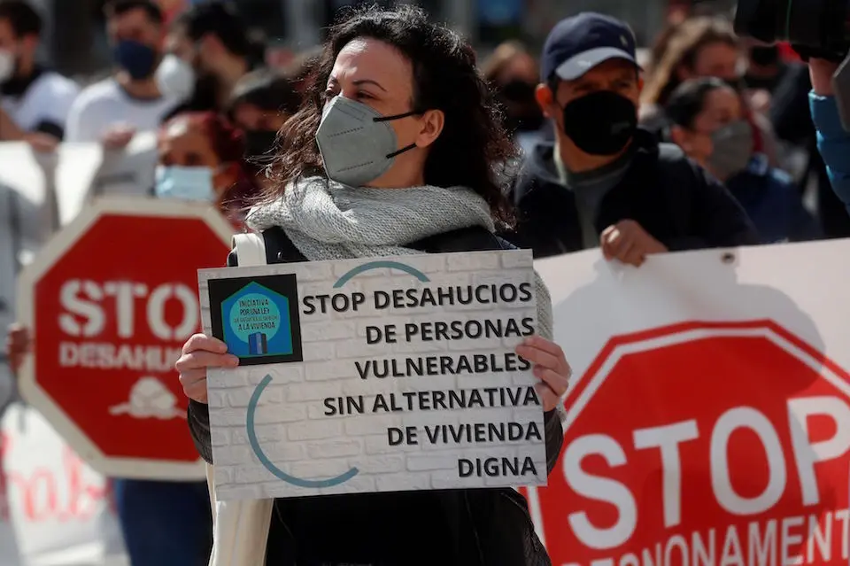 Diferentes organizaciones se han concentrado en la Plaza el Ayuntamiento de Valencia. /Kai F&ouml;rsterling