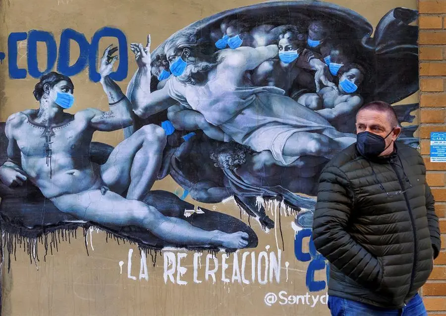 Las autoridades sanitarias decretaran que el concejo de Siero entre en situaci&oacute;n de riesgo extremo a partir de hoy con restricciones que incluyen el confinamiento del municipio. EFE/Alberto Morante