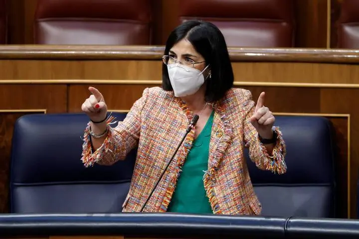 La ministra de Sanidad, Carolina Darias, interviene en la sesi&oacute;n de control al Gobierno. CHEMA MOYA