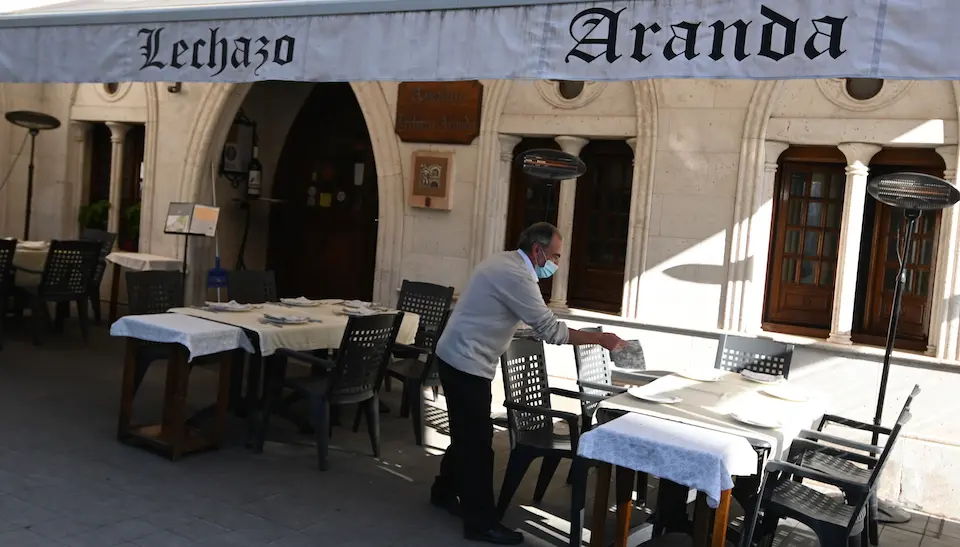 Vista del restaurante Aranda en el barrio Tetu&aacute;n de Santander. / HARDY