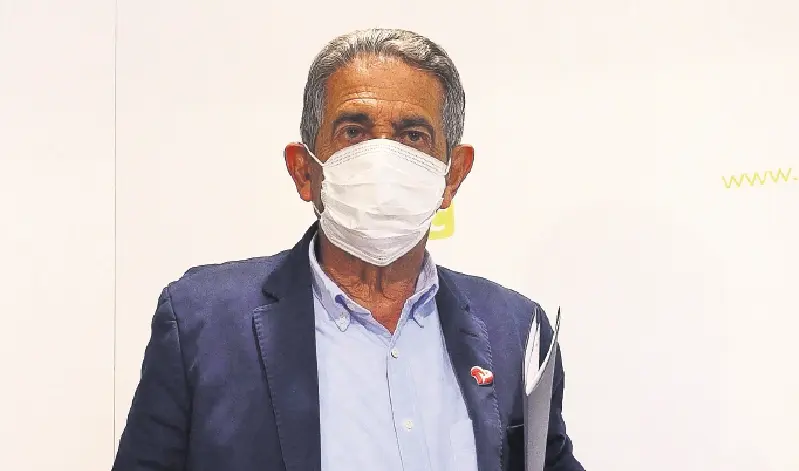 El presidente Miguel &Aacute;ngel Revilla durante la rueda de prensa de ayer. / HOyos