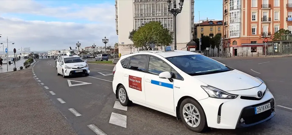 Taxis en Santander. / S. D&Iacute;AZ