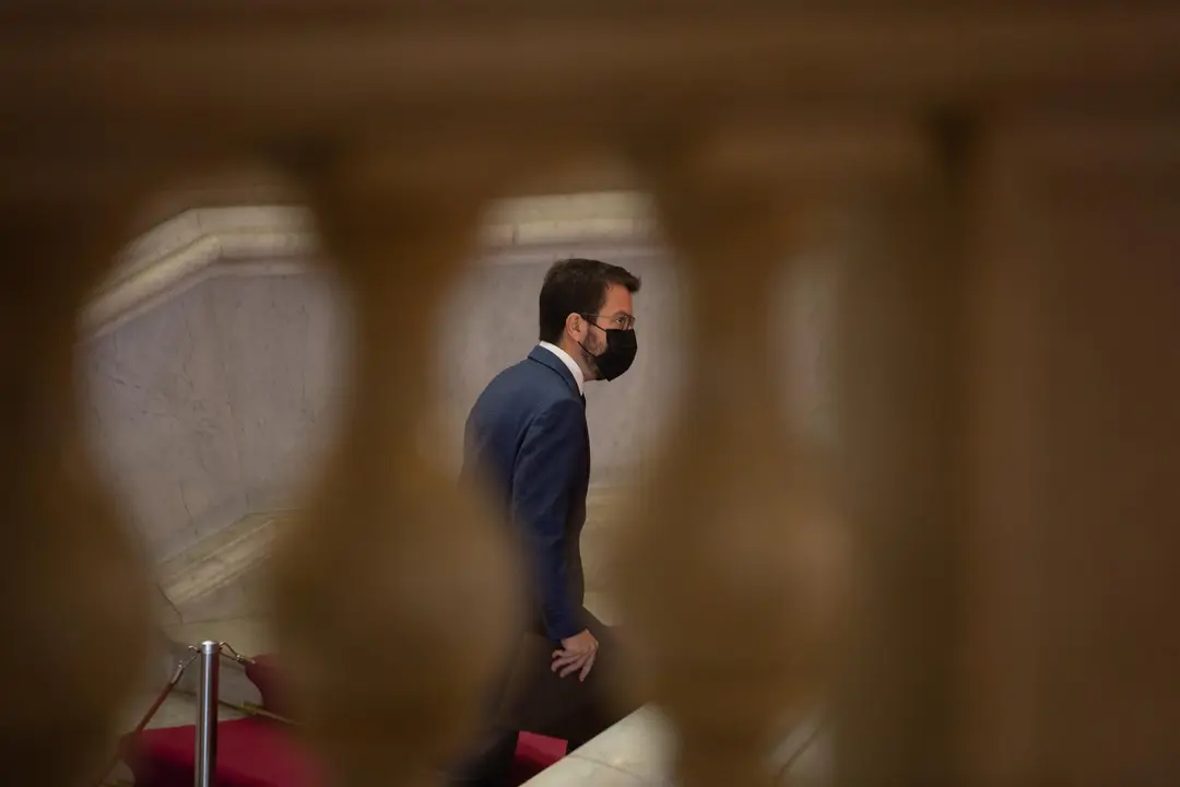 El candidato de ERC a la Presidencia de la Generalitat, Pere Aragon&egrave;s, en la segunda vuelta de su investidura en el pleno del Parlament.