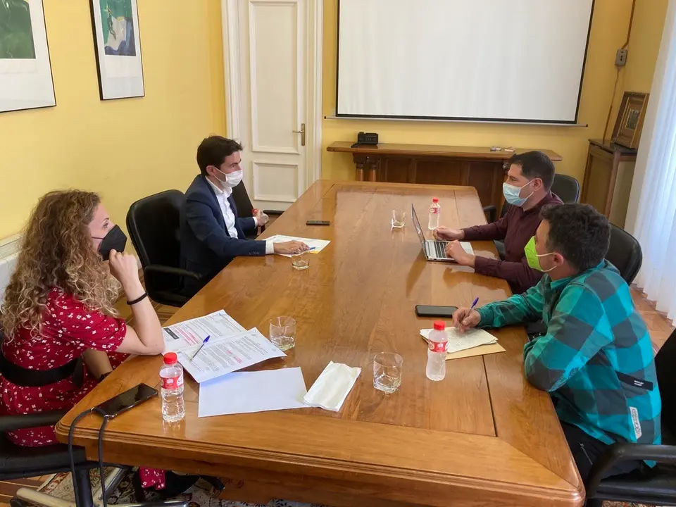 Reuni&oacute;n Mesas Movilidad con delegada del Gobierno y Pedro Casares