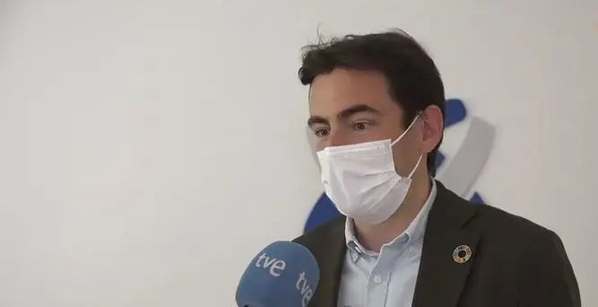 El diputado por Cantabria del PSOE, Pedro Casares. / ALERTA