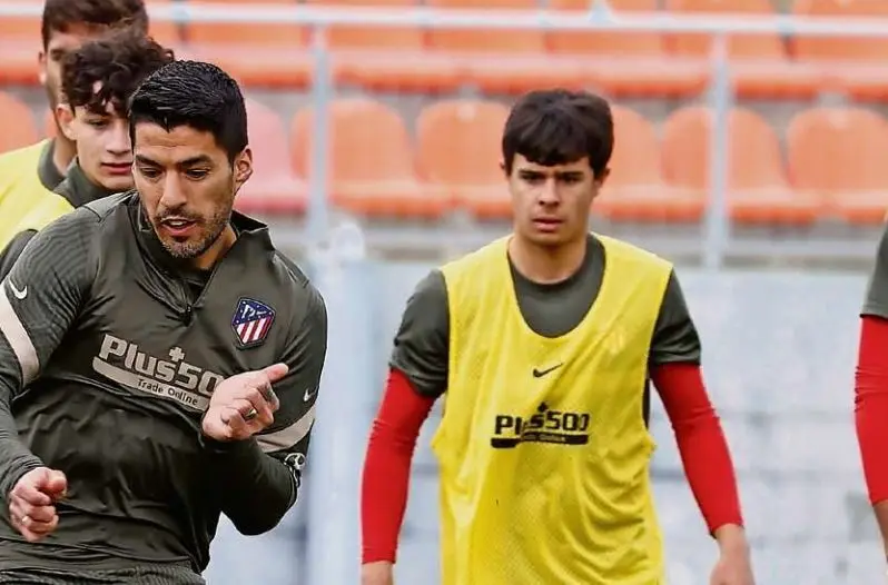 Luis Su&aacute;rez en un entrenamiento del Atl&eacute;tico de Madrid. / EFe