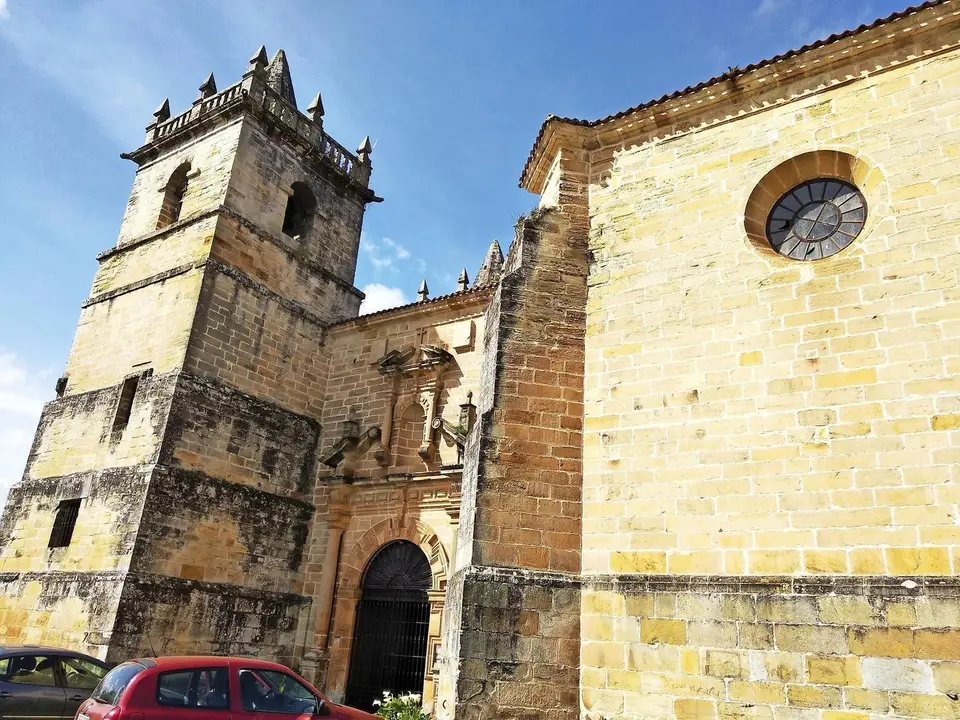 Iglesia de San Mart&iacute;n en Cig&uuml;enza, Alfoz de Lloredo. / saja