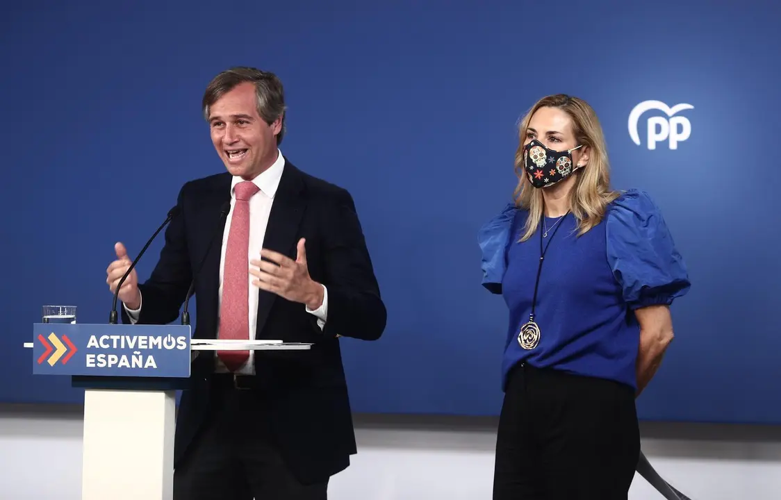 La vicesecretaria de Organizaci&oacute;n del Partido Popular, Ana Beltr&aacute;n, y el vicesecretario de Territorial, Antonio Gonz&aacute;lez Terol, durante una rueda de prensa, a 5 de abril de 2021, en Madrid, (Espa&ntilde;a). 
