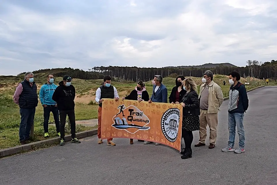 Autoridades durante la presentaci&oacute;n del Trail Costa Quebrada. / Alerta