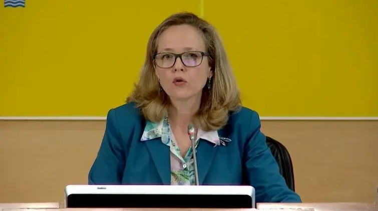 La vicepresidenta segunda, Nadia Calvi&ntilde;o durante la rueda de prensa.