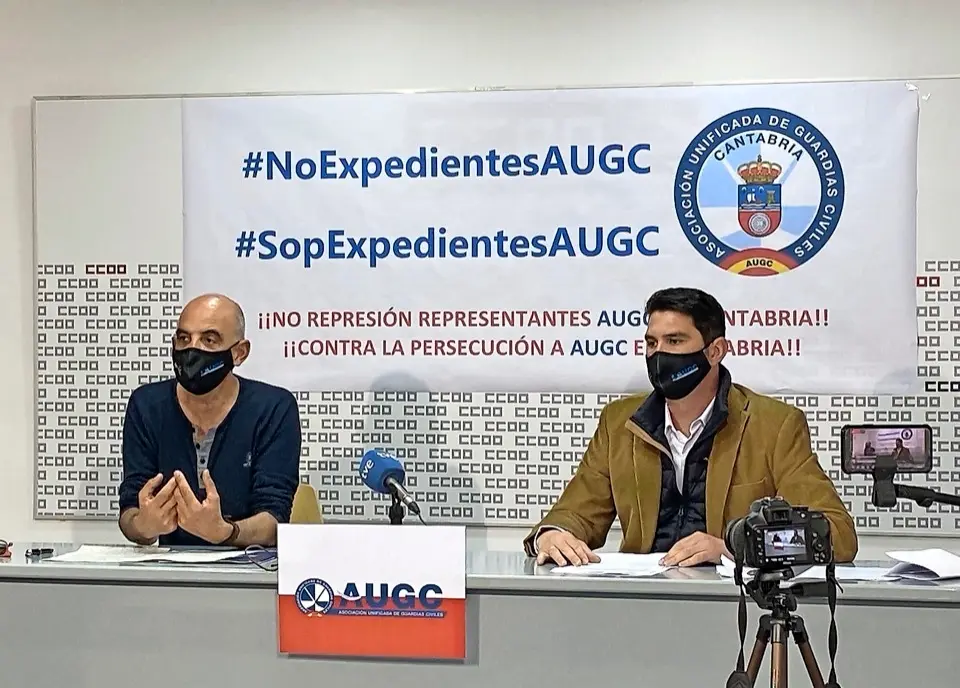 &Aacute;ngel Iglesias y Pedro Carmona durante la rueda de prensa. / alerta