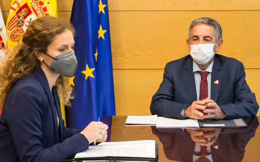 El presidente de Cantabria, Miguel A. Revilla y la Delegada del Gobienro, Ainoa Qui&ntilde;ones.