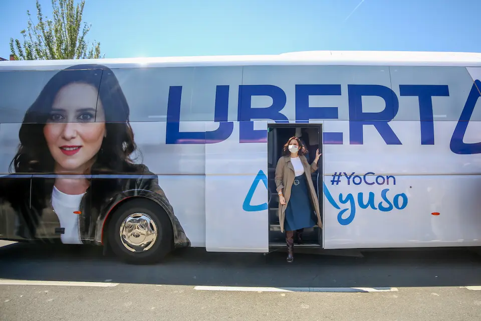 La candidata del PP a la Presidencia de la Comunidad de Madrid, Isabel D&iacute;az Ayuso, durante un acto electoral del partido, a 18 de abril de 2021, en Las Rozas, Madrid (Espa&ntilde;a). Este domingo ha comenzado oficialmente la campa&ntilde;a electoral para las elecciones a la Asamblea de Madrid. Seg&uacute;n un sondeo de Sigma Dos para &lsquo;El Mundo&rsquo;, la candidata del PP podr&iacute;a duplicar sus esca&ntilde;os y gobernar con el apoyo de Vox.
Firma
Ricardo Rubio / Europa Press