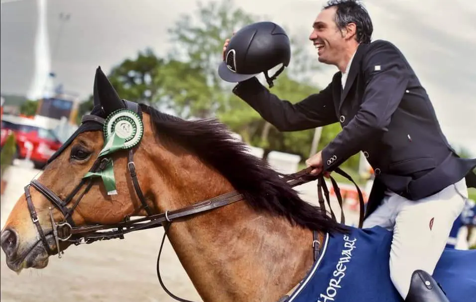 El jinete c&aacute;ntabro Borja Villal&oacute;n Puras durante la competici&oacute;n.