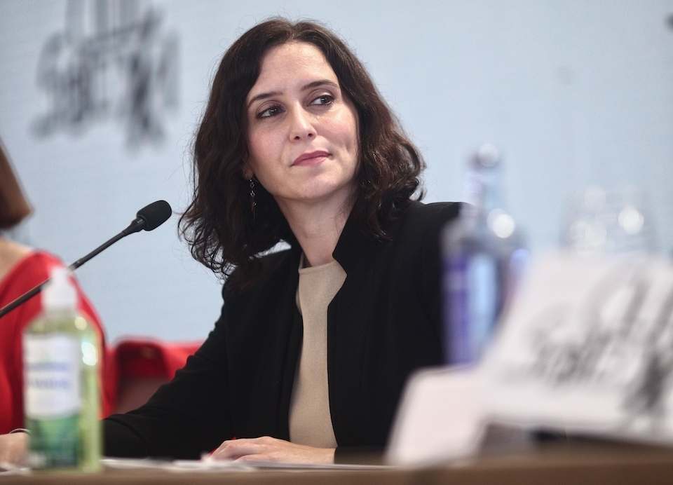 La presidenta de la Comunidad de Madrid y candidata a la reelecci&oacute;n, Isabel D&iacute;az Ayuso, interviene durante un desayuno-coloquio del Club Siglo XXI, a 28 de abril de 2021, en Madrid (Espa&ntilde;a). La presidenta madrile&ntilde;a participa en este evento despu&eacute;s de que ayer martes los sistemas de seguridad de Correos detectaran dos nuevas cartas con proyectiles dirigidas tanto a ella como a la Direcci&oacute;n General de la Guardia Civil.
28 ABRIL 2021;AYUSO;COLOQUIO;DESAYUNO;CLUB SIGLO XXI
Eduardo Parra / Europa Press
28/4/2021