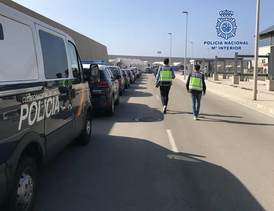 Archivo - Polic&iacute;a Nacional ha detenido a 77 integrantes de mafias dedicadas al tr&aacute;fico irregular de personas desde Argelia a las costas murcianas