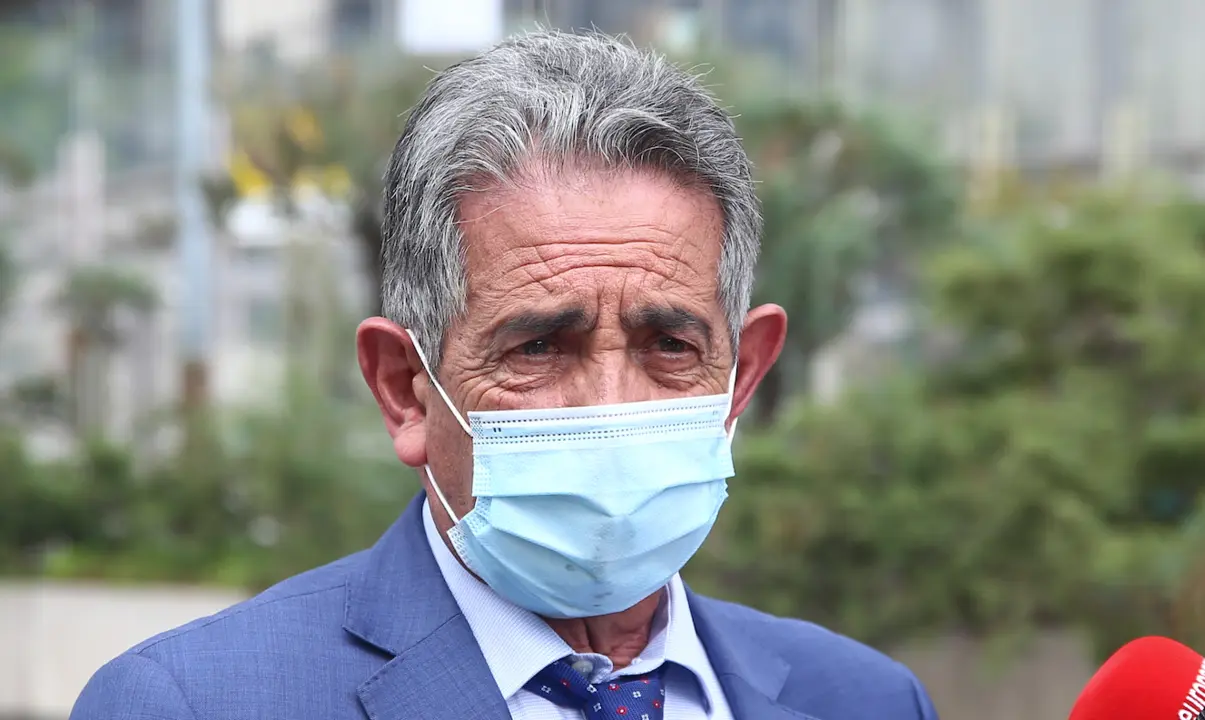 El presidente de Cantabria, Miguel &Aacute;ngel Revilla, ofrece declaraciones a los medios despu&eacute;s de su reuni&oacute;n con la vicepresidenta econ&oacute;mica, en la sede del Ministerio, a 30 de abril de 2021, en Madrid (Espa&ntilde;a). Durante el encuentro, el presidente c&aacute;ntabro y la vicepresidenta han abordado las iniciativas presentadas para la obtenci&oacute;n de fondos europeos, como el proyecto del Llano de La Pasiega.