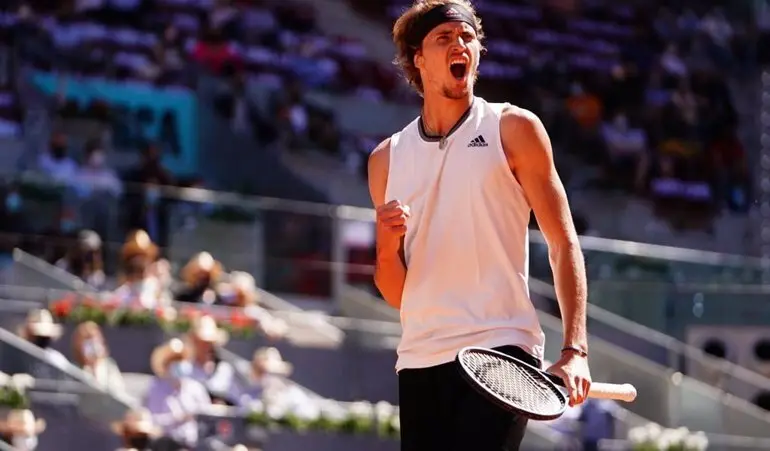 El tenista alem&aacute;n Alexander Zverev en su triunfo sobre el espa&ntilde;ol Rafa Nadal (doble 6-4) en cuartos de final del Mutua Madrid Open 2021 - MUTUA MADRID OPEN