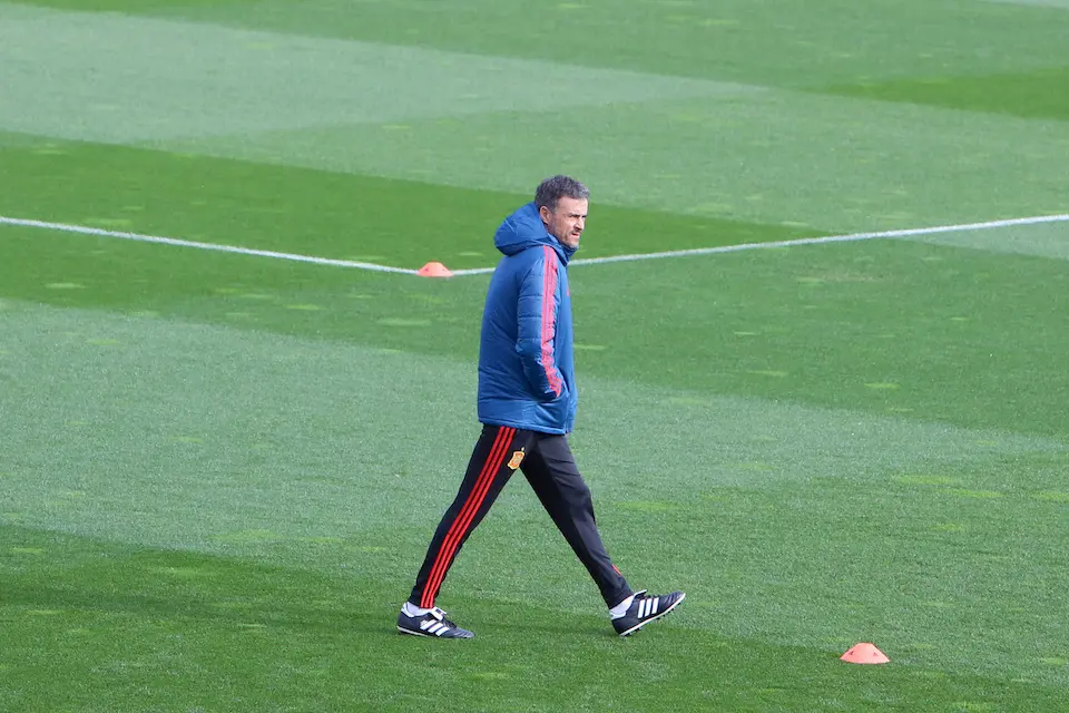 El seleccionador nacional de f&uacute;tbol, Luis Enrique, dirige el entrenamiento de la selecci&oacute;n espa&ntilde;ola en la Ciudad del F&uacute;tbol de Las Rozas (Madrid)
14 noviembre 2018, Madrid, f&uacute;tbol, Luis Enrique, Ciudad del F&uacute;tbol de Las Rozas
Ricardo Rubio / Europa Press
  (Foto de ARCHIVO)
14/11/2018