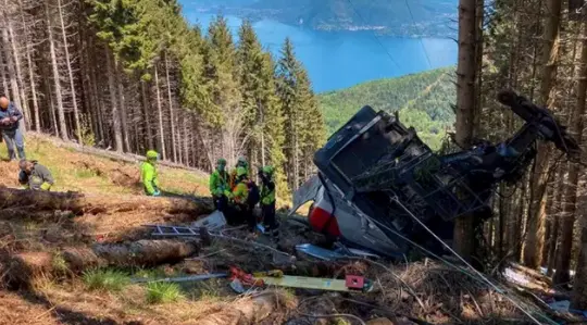 Cabina del telef&eacute;rico siniestrado que ha dejado al menos 14 muertos en el norte de Italia - SOCCORSO ALPINO / ZUMA PRESS / CONTACTOPHOTO