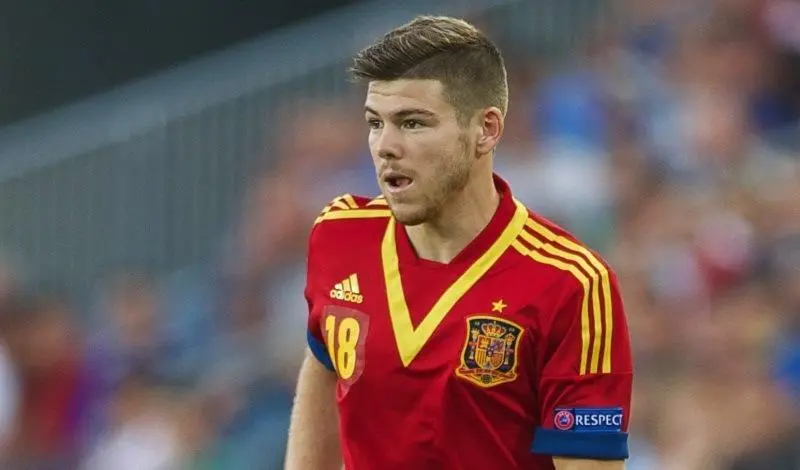 Alberto Moreno en un partido de la selecci&oacute;n.