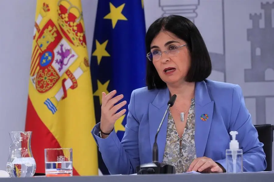 La ministra de Sanidad, Carolina Darias, ofrece una rueda de prensa al t&eacute;rmino de la reuni&oacute;n del Consejo Interterritorial del Sistema Nacional de Salud, este mi&eacute;rcoles en el Palacio de la Moncloa, en Madrid. EFE/ Fernando Alvarado