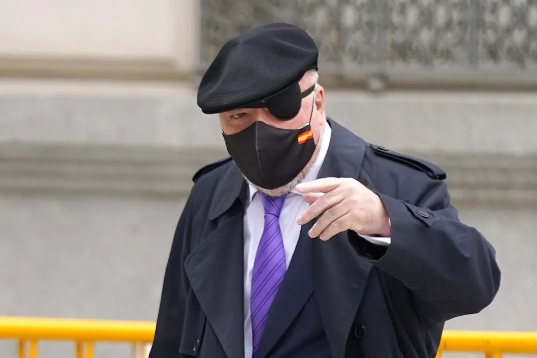 Villarejo ha pedido comparecer bajo el protocolo de la comisi&oacute;n de secretos, es decir, a puerta cerrada, dado que las notas informativas que constan en la causa que se sigue contra &eacute;l en la Audiencia Nacional est&aacute;n sometidas a la Ley de Secretos Oficiales. EFE/Emilio Naranjo/Archivo