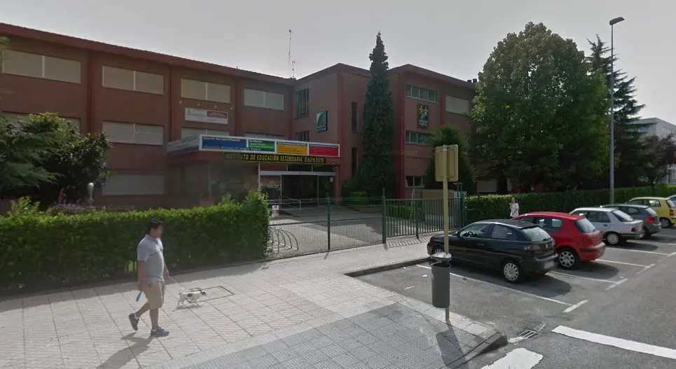 Vista del IES Zapat&oacute;n en Torrelavega.