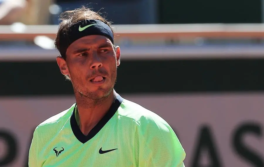 El espa&ntilde;ol Rafael Nadal durante el partido de primera ronda contra el australiano Alexei Popyrin en el torneo de tenis del Abierto de Francia en Roland Garros en Par&iacute;s, Francia, el 1 de junio de 2021. (Tenis, Abierto, Abierto, Francia, Espa&ntilde;a) EFE/EPA/CHRISTOPHE PETIT TESSON
