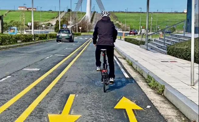 Carril bici en el PCTCAN.