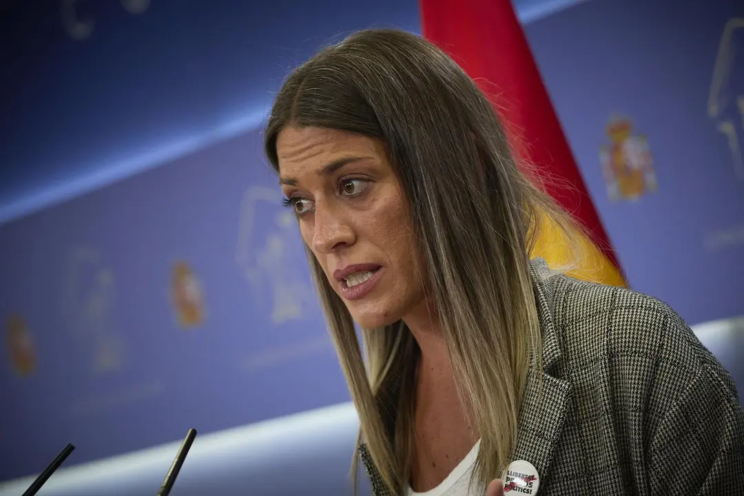 La portavoz de Junts, Miriam Nogueras, interviene en una rueda de prensa
