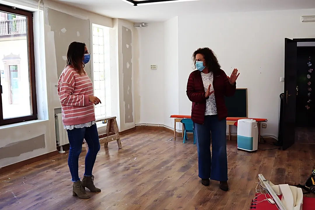 La Casa Joven y el Espacio Infantil de Comillas estrenan mobiliario y juegos