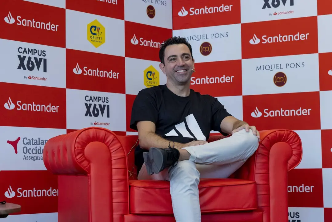 El entrenador Xavi Hern&aacute;ndez en la presentaci&oacute;n de su Campus Xavi Hern&aacute;ndez by Santander en el Santander Work Caf&eacute; de Passeig de Gr&agrave;cia n&uacute;mero 54 de Barcelona