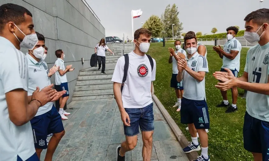 Diego Llorente se reincorpora a la selecci&oacute;n tras su cuarto negativo