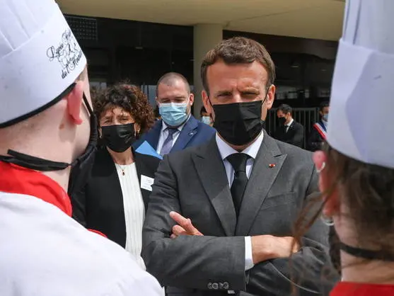 abofetean-al-presidente-frances-emmanuel-macron-durante-una-visita-oficial
