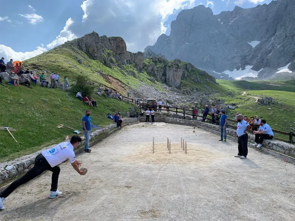 La bolera de &Aacute;liva fue el excepcional escenario de esta competici&oacute;n. / Hardy