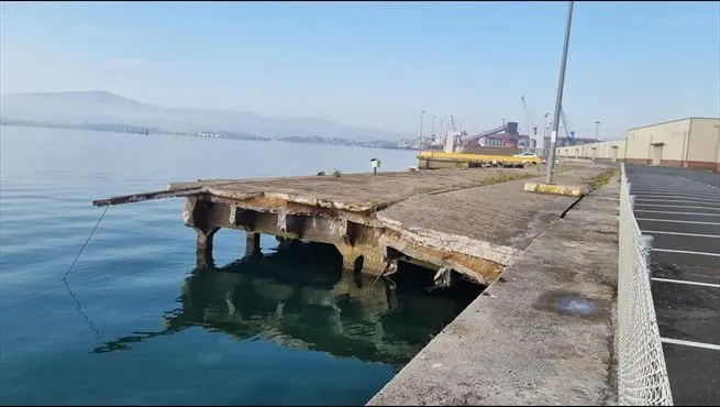 Desplome de parte de los muelles de Malia&ntilde;o. - APS