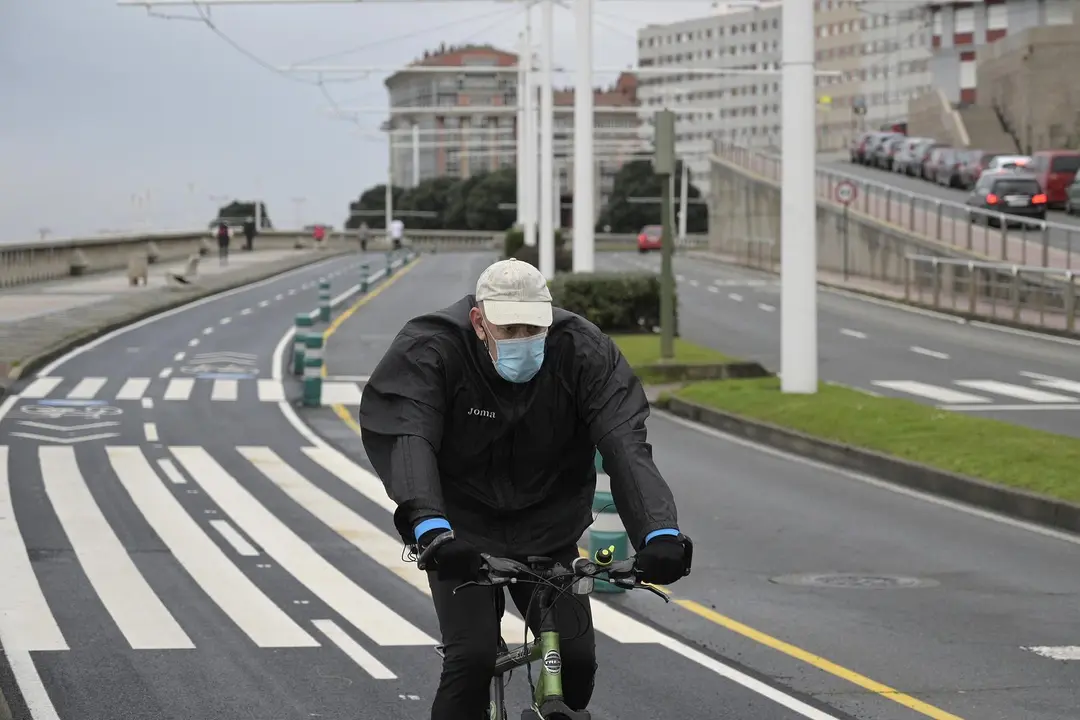 A Coru&ntilde;a
Paseo Mar&iacute;timo
Galicia, &uacute;nica comunidad  que obliga a usar mascarilla haciendo deporte.
27/01/2021
Foto: M. Dylan / Europa Press
