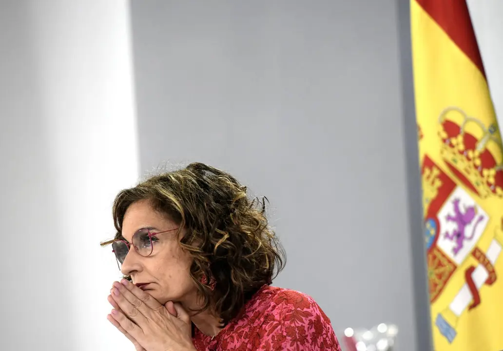 La ministra de Hacienda, Mar&iacute;a Jes&uacute;s Montero, en una rueda de prensa posterior al Consejo de Ministros, a 15 de junio de 2021, en La Moncloa, Madrid, (Espa&ntilde;a). Durante la comparecencia, donde han informado sobre los acuerdos a los que han llegado tras el 