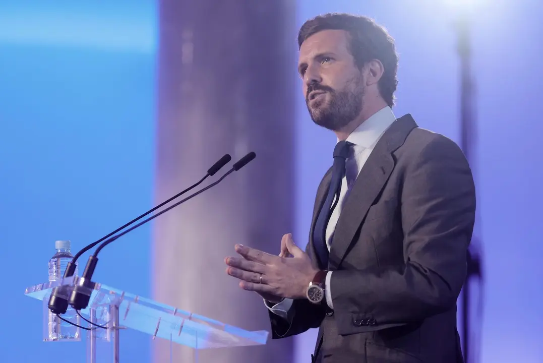 El l&iacute;der del PP, Pablo Casado, interviene en una rueda de prensa 