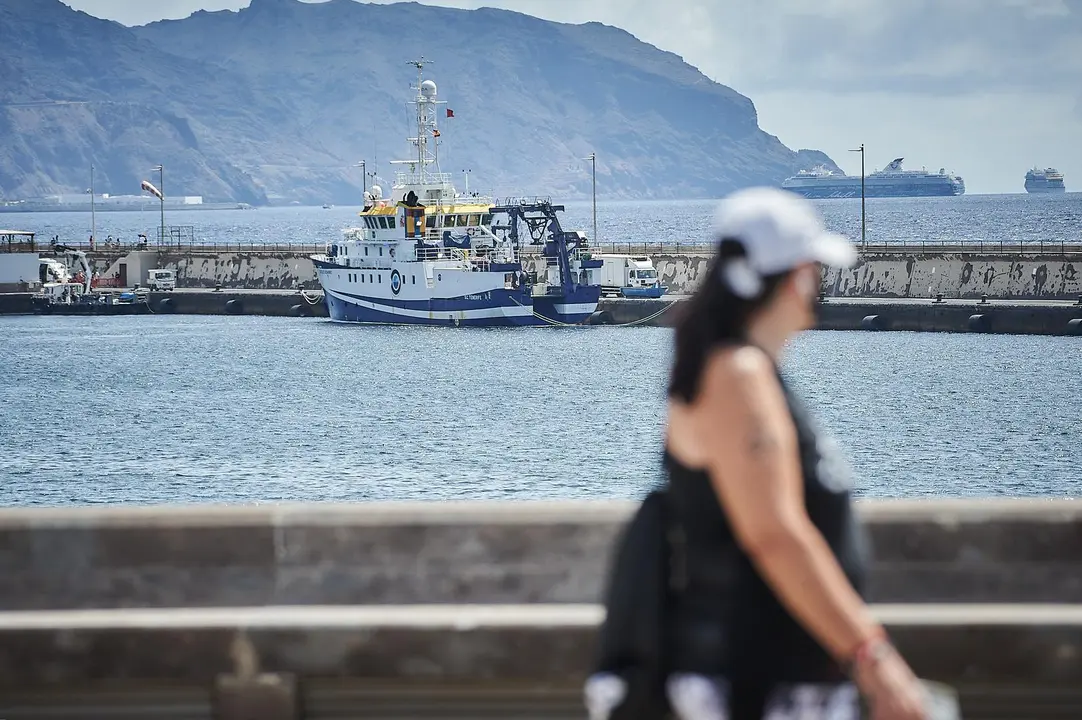 Momento previos y salida del muelle santacrucero.