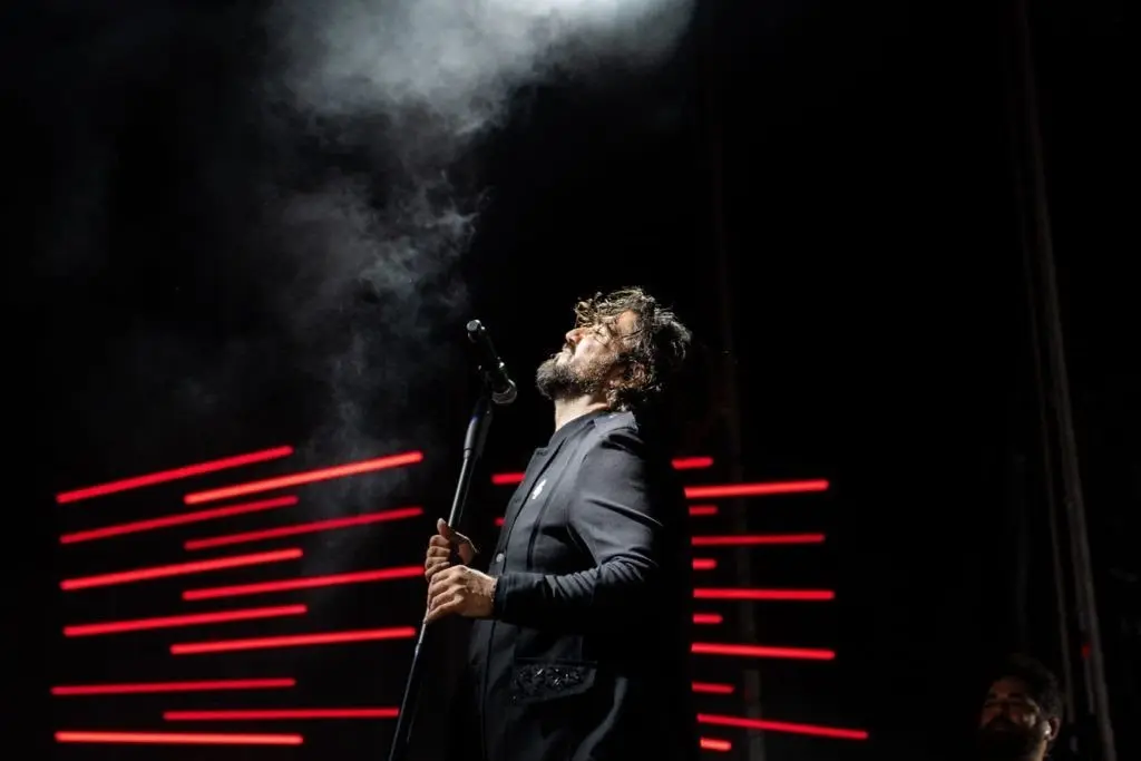 El cantante y compositor catal&aacute;n Antonio Orozco en un concierto de su gira 'Avi&oacute;nica Tour'