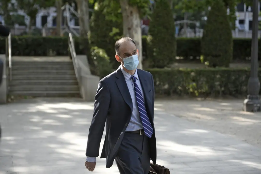 El inspector de la Polic&iacute;a Manuel Morocho se dirige a la Audiencia Nacional para prestar declaraci&oacute;n en relaci&oacute;n al caso &lsquo;kitchen&rsquo;, a 15 de junio de 2021, en Madrid (Espa&ntilde;a). El juez de la Audiencia Nacional Manuel Garc&iacute;a-Castell&oacute;n interroga este martes c