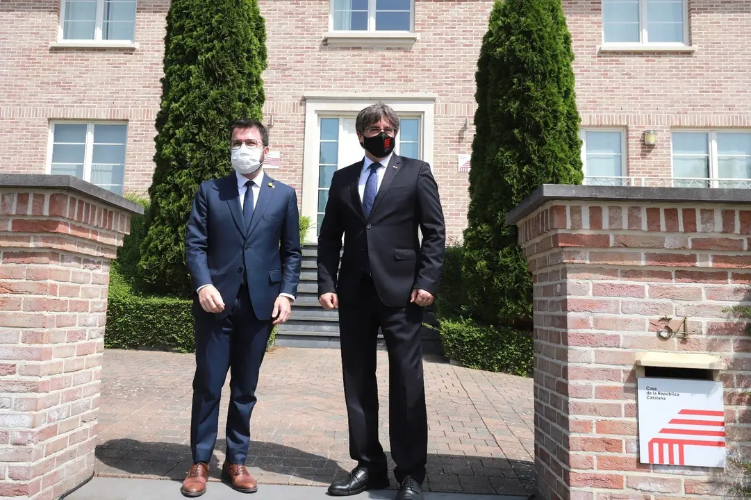 Reuni&oacute;n entre el presidente del Govern, Pere Aragon&egrave;s, y el expresidente Carles Puigdemont en Waterloo (B&eacute;lgica).