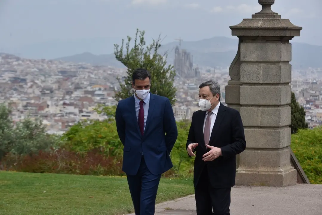 El presidente del Gobierno, Pedro S&aacute;nchez, y el primer ministro italiano, Mario Draghi, en un encuentro con motivo del acto de clausura de la XXXVI Reuni&oacute; Cercle d&rsquo;Economia, a 18 de junio de 2021 en Barcelona