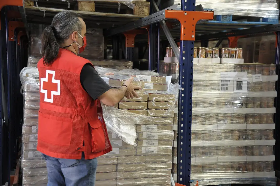 Distribuci&oacute;n de alimentos de Cruz Roja