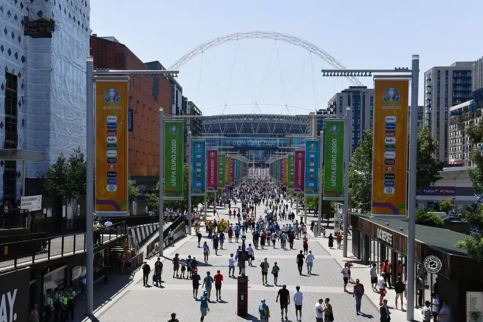 Alrededores del estadio Wembley antes del Inglaterra-Croacia. / E. PRESS
